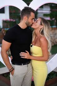 Laura anderson has a new boyfriend who she has been dating since may. Laura Anderson Love Island Tv Show Final 04 Gotceleb