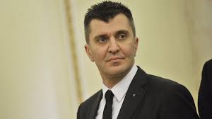 Prvo je na konferenciji za novinare. Pink Rs Ministar Ä'orÄ'evic Obisao Dom Za Decu I Dom Za Stare U Subotici