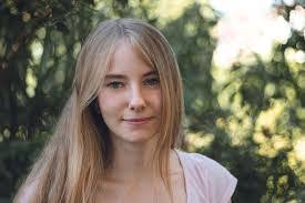 Melissa Schluter's Instagram, Twitter & Facebook