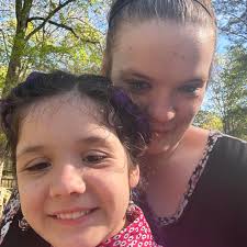 There are 5 different popcorn buckets 🍿 This is how many total buttons are  needed to create one of each popcorn bucket: Green buttons