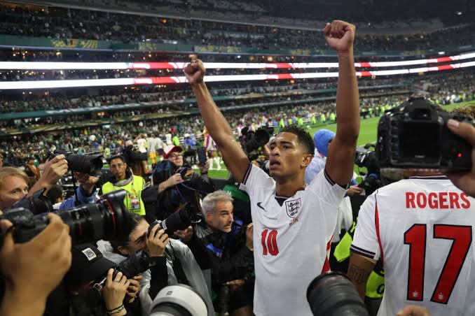 England hero Jude Bellingham shows true touch of class with off-field  gesture to Mexico player