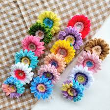 🌼 Bag charm / Keychain bunga kawat bulu / Gantungan kunci garbera kawat bulu / Gantungan tas Harga 10.999 Terbuat dari kawat bulu Available Shopee dan Tiktok