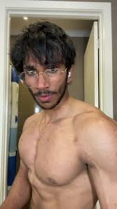 Embracing Tiger Marks: Stretch Marks and Body Positivity