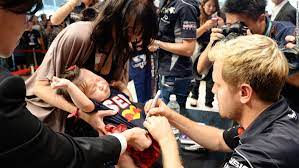 Sebastian marroquin is a architect and author has a net worth of $30 million. How To Raise A Formula One Baby Cnn
