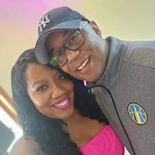 Congratulaaations to my friends, Mr. Roderick & Mrs. Rolonda Lewis! I  couldn't be happier for you both! 🎉🙌🏽🥂 What a beautiful bride you were  my Ro Ro! 🤍 Forever looks good on