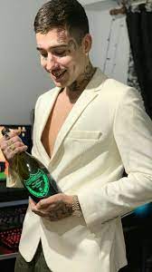 Check spelling or type a new query. Zaramay En 2021 Imagenes De Cantantes Fotos De Bad Bunny Graffitis A Lapiz