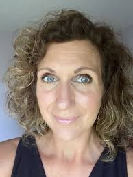 Lisa Testa's Instagram, Twitter & Facebook