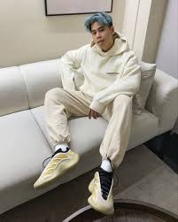 World wide shipping by dhl.any comments pls contact me as bellow: Adidas Yeezy 700 V3 Safflower Retro Outfits Yeezy Outfit Chill Outfits