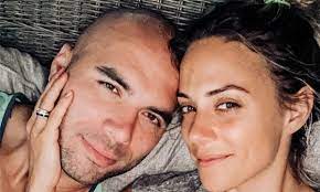 Sie hat drei söhne aus ihrer ersten ehe. Jana Kramer Enthullt Die Wahrheit Uber Ihre Trennung Von Ehemann Mike Caussin Bei Der Scheidung Nach Welt