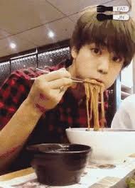 Eating Noodles Gif Eating Noodles Jin Discover Share Gifs Bts Jin Bts Reactions Seokjin Bts