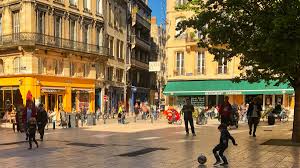 Bordeaux is a port city on the river garonne in the gironde department in southwestern france. Bordeaux Altstadt Entdecken Trendviertel In Vieux Bordeaux