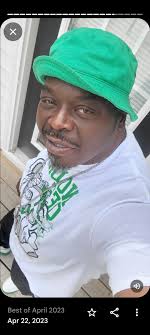 Introduction and photo sharing among Yonkers High School Bulldogs Alumni