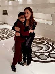 The model was also spotted in salman khan's eid party at his place the last month. Iulia Vantur On Twitter He Knows How To Offer Loving Hugs Love Hug Child Pure Candid Danieladhawan