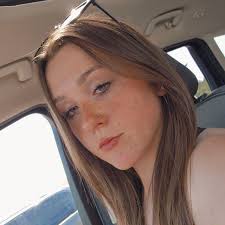 Hi, I'm Melissa Labbe, I am from Grafton, Massachusetts! I am committed to  UNE, where I will study Marine Biology! In my free time, I love to go  hiking, chilling out, going