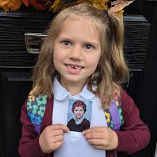 Flo's little sister Phoebe has started year 1 today. Flo should be starting  year 5, she didn't make it to year 4 as she was in hospital