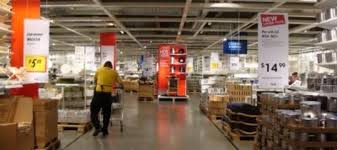 E Cosi Precario Lavorare A Ikea