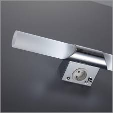 Modelle mit integrierter steckdose blockieren den stromanschluss im zimmer nicht, sodass weiterhin andere geräte eingesteckt werden können. Led Spiegelleuchte Badezimmer Lampe Chrom Inkl Real De