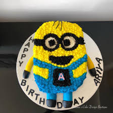 What better way to design a minion themed cake than creating a minion shaped cake? Susana S Cake Design Boutique Fresh Cream Minion Cake Facebook