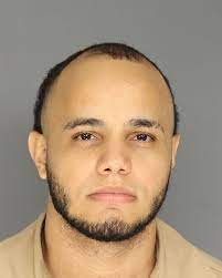 1 recibió en general reseñas favorables por parte de los críticos de música, quienes cumplimentaron la evolución de shakira. Gustavo Dejesus Torres Inmate J201815793 Essex Jail Near Newark Nj