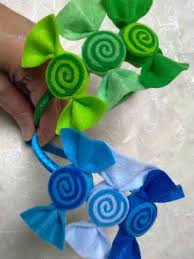 Diadema Forrada Con Cinta Y Caramelo Realizado Con Goma Eva Accesorios Para El Pelo De Fieltro Manualidades Diadema De Bricolaje