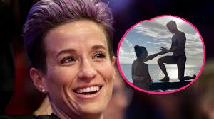 Having come back from injury, she turned professional and was the second overall pick. Verlobt Us Kickerin Megan Rapinoe Macht Freundin Antrag Promiflash De