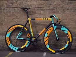 This Bike Was At The Bike Show In Friedrichshafen It Was Painted With Spray Bike Products You Can Shop It At Urban Zwei Fahrrad Fixie Fahrrad Fahrrad Malerei