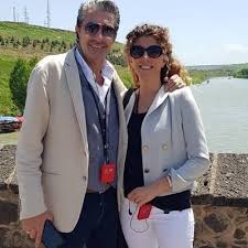He married didem petekkaya in 2003 and the pair gave birth to a son named cem cano. Didem Petekkaya Kimdir Nerelidir Kac Yasinda Boy Kilo Vikipedia