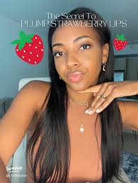 How to Achieve Plump Strawberry Lips: A Simple Tutorial
