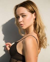 Yo soy de UCRANIA 🇺🇦 y tu ?! Deja bandera de tu país👇🏻quiero ver de  donde me siguen 😃