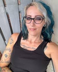 Randi Bright's Instagram, Twitter & Facebook