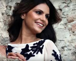 Resultado de imagem para aline barros