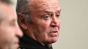 Sir Graham Henry calling time