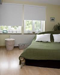 Mit unserer verdunkelung im schlafzimmer bringen sie die gewünschte funktionalität eines solchen rollos für schlafzimmer und die schönheit der stoffe problemlos zusammen. Fenster Verdunkelung Auf Mass Vom Online Rolloshop