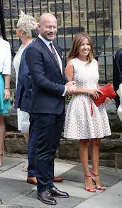 Alan shearer obe, dl ( / ˈʃɪərər /; Declan Donnelly Kisses New Wife Ali Astall After Newcastle Wedding Declan Donnelly New Wife Alan Shearer