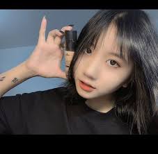 Ngay sau đó, đoạn video dài hơn 1 phút liên quan tới hình ảnh nói trên cũng được chia sẻ. Le Thá»‹ Khanh Huyá»n