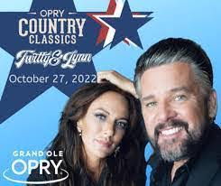 Mitzi Hooper's Instagram, Twitter & Facebook