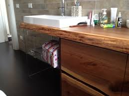 Mobili bagno su misura mobili bagno su misura da creocasa che nella propria falegnameria si è imposta un disciplinare per superare le problematiche che si incontrano nell'uso dei mobili bagno su misura a milano e procede secondo questa scaletta di priorità: Arredo Bagno In Legno Mobili Bagno In Legno Librerie Su Misura A Treviso Armadio In Legno Arredamento Per Studio Treviso Linearmod Srl