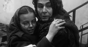 Czy madzia marszałek mocno namiesza w serialu. Miri Fabian And Anna Mucha In Schindler S List 1993 Schindler S List List Steven Spielberg