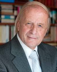 La vida se abre paso entre la población de Walewale Carrillo e Iturmendi se  disputan el Rectorado el 13 de abril