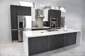 Top selection for luxury custom kitchens, custom bathrooms and millwork in miami. Kitchens Projects