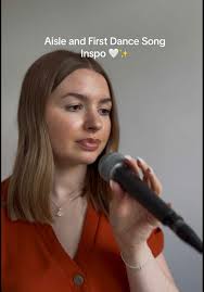 Beth Stapleton Singer (@bethstapletonsinger)