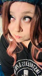 Anybody in here play XBox?? I'm tryna get more friends