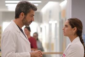 Una serie que puede ser totalmente recomendable para usuarios que disfruten de una buena historia de amor ambientada en los hospitales y médicos residentes, una historia de amor como ninguna otra. Doc Nelle Tue Mani Cast E Nuove Puntate Della Fiction Tratta Da Una Storia Vera