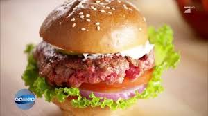 Tauschend Echt Dieser Burger Ist Komplett Vegan Galileo Prosieben Lebensmittel Essen Vegan Essen Und Trinken