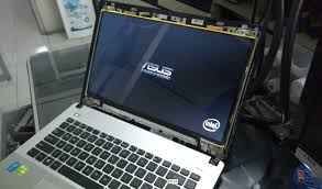 Baterai laptop rusak atau baterai laptop cepat habis, tentunya sangat mengganggu produktivitas kerja kamu dan harga baterai laptop original pun begitu tinggi. Memperbaiki Led Laptop Yang Gelap Backlight Mati