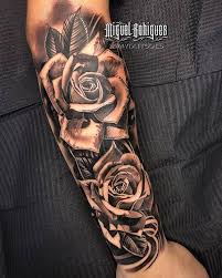 See more ideas about flowers, vintage flowers, flower art. Rosas De Estilo Black And Grey En El Antebrazo