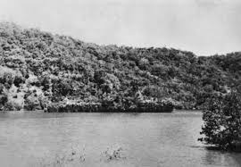 A Stranded Dutch Warship Evaded Japanese Bombers In Wwii By Disguising Itself As An Island Dutch Ships Warship Rare Historical Photos