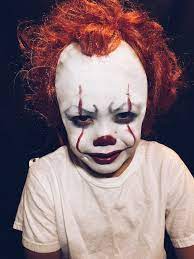 Pennywise The Clown Kids Halloween Makeup Maquillage Halloween Idee De Maquillage Halloween Facile Halloween Maquillage Effrayant