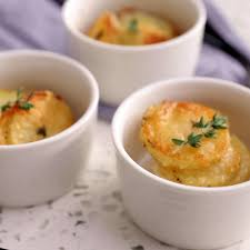 A cup of velvety clam chowder completes a traditional lobster roll meal. Lh3 Googleusercontent Com Dobjdvndkvi0ymnjwycmp