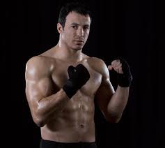 Απαρηγόρητη είναι η οικογένεια του πατρινού πυγμάχου τάσου μπερδέση που δολοφονήθηκε στη βάρη το πρώι της δευτέρας. Megalh Nikh Toy Patrinoy Tasoy Mperdesh Sto No Limits 22 Patras Events